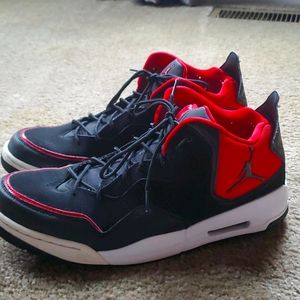 Size 14 Jordan Courtside 23